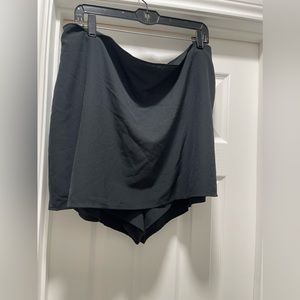 Black skort